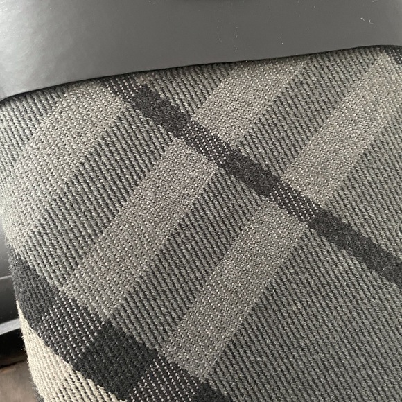 Burberry rubber rain boots. - Picture 5 of 10